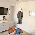 Quirky & Comfortable * Workington