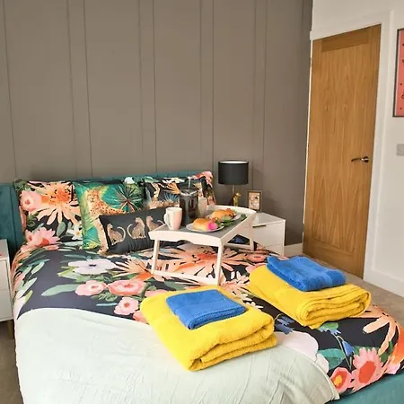 Quirky & Comfortable Semesterbostad Workington