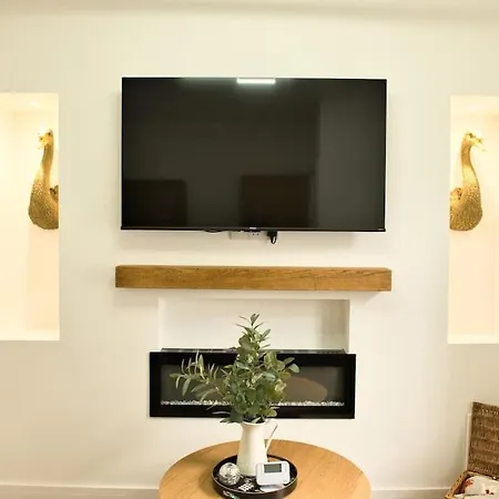 Semesterbostad Quirky & Comfortable *